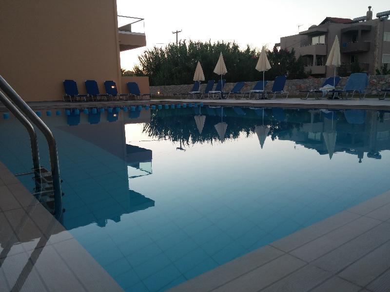 Gerona Mare Apartments Gerani  Екстер'єр фото